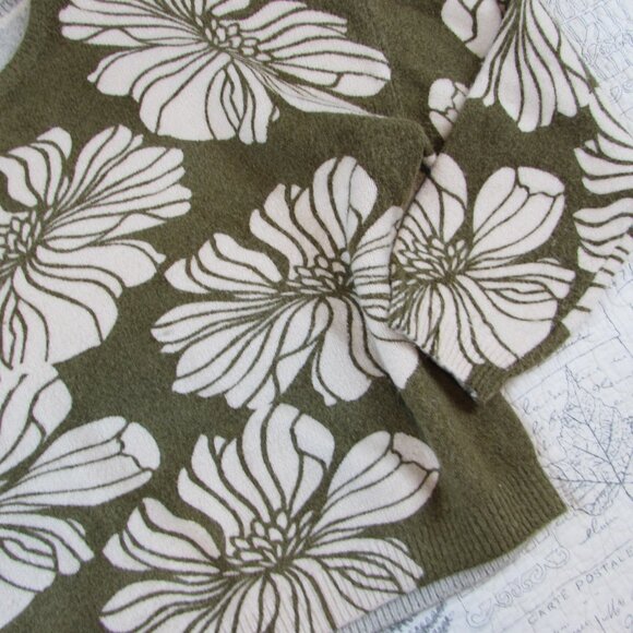 EUC Saltwater luxe floral ganna sweater moss green ivory womens size Large L - Picture 3 of 6